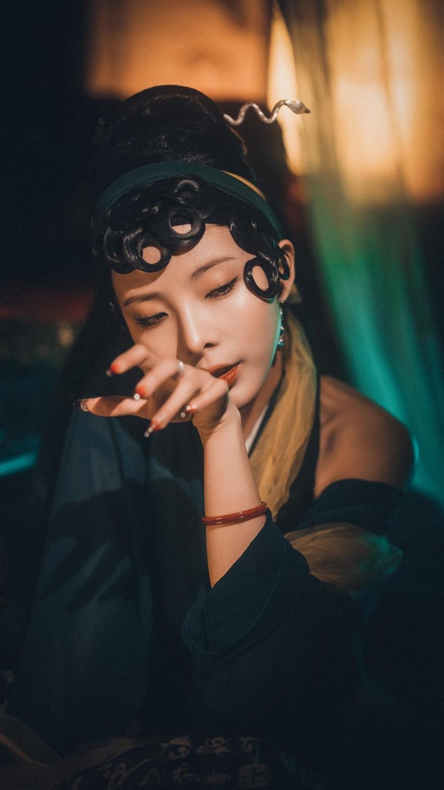 原天夕子陈小喵：美图分享最新图包 - 瑟涩枕